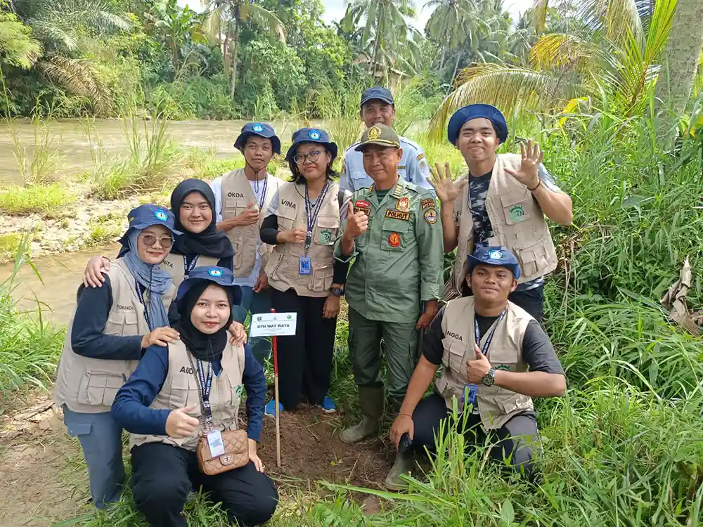 Aksi Peduli Lingkungan Penanaman Pohon di Bantaran Sungai DAS Way Seputih KPH Way Waya.webp
